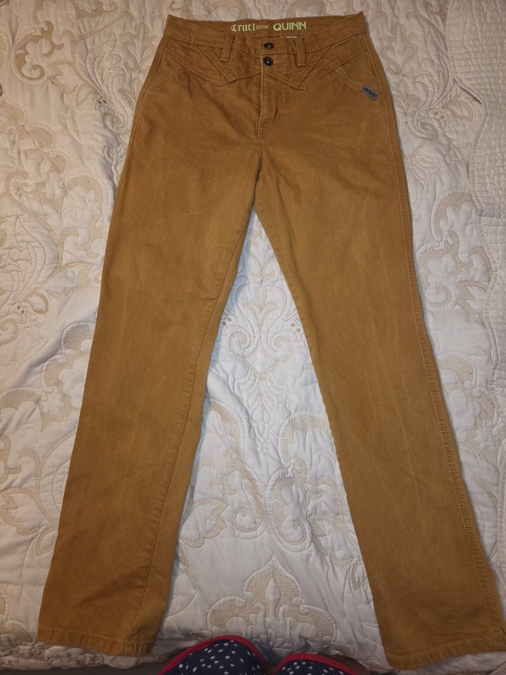Quinn Women’s Straight Leg Jeans in Camel Brown